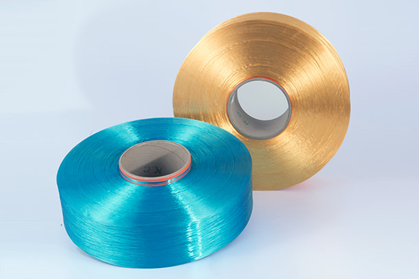 Le fil de filaments de polyester est utilisé depuis longtemps dans l’industrie textile.